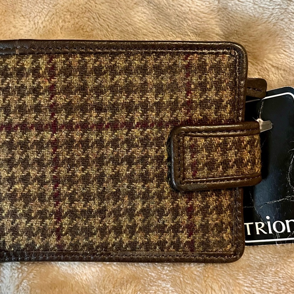 Triona Wallet Leather Made in Ireland Donegal Tweed Never Used New with Tag
